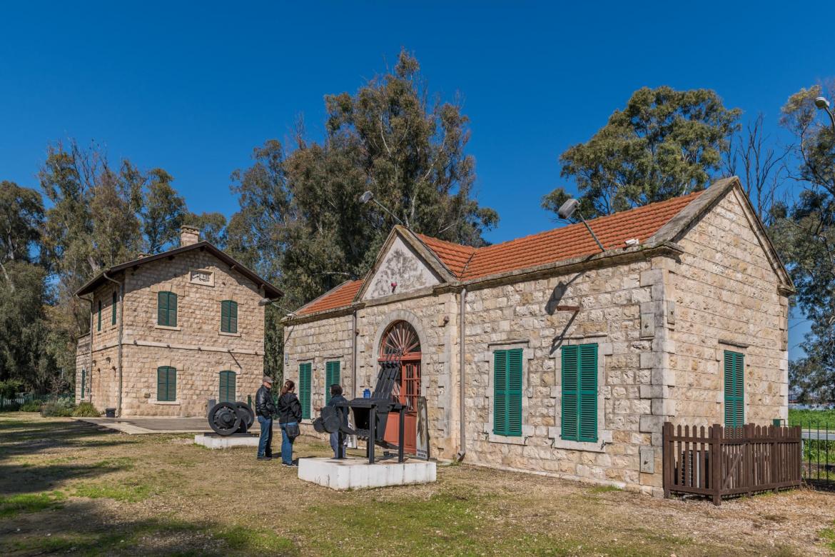 רכבת העמק צילום צבי הנרי כהן.jpg