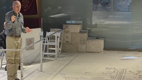 ארנון רומן מורה דרך